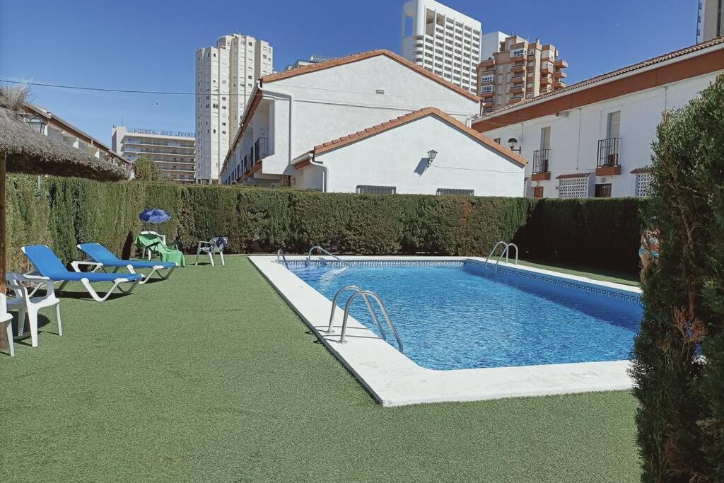 2 Bedroom Townhouse In Beautiful Gated Complex เบนิดอร์ม ภายนอก รูปภาพ