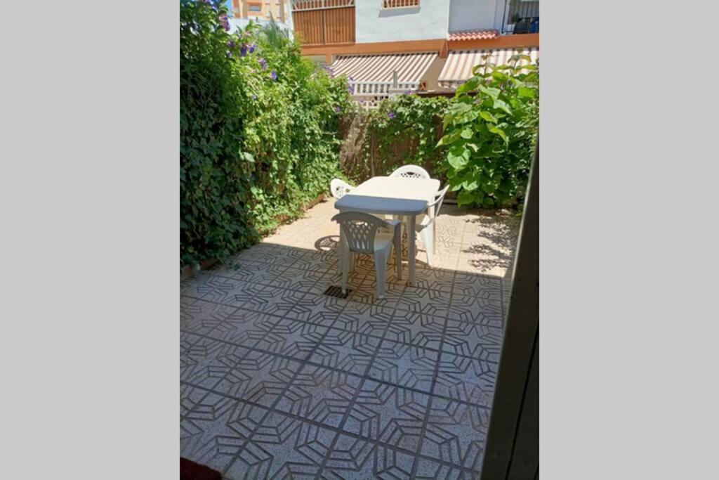 2 Bedroom Townhouse In Beautiful Gated Complex เบนิดอร์ม ภายนอก รูปภาพ